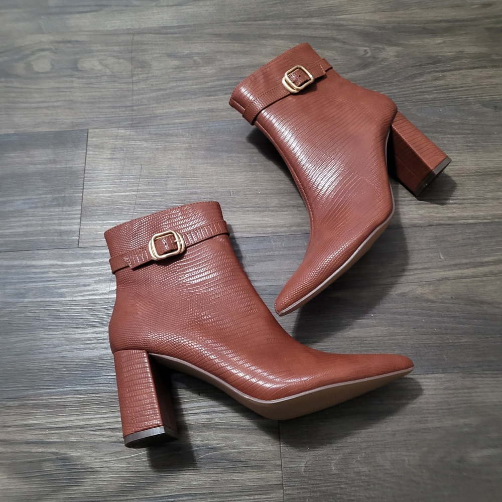 New York & Company Edena Lizard Embossed Pointy Ankle Boots Size 7.5 - Picture 3 of 9